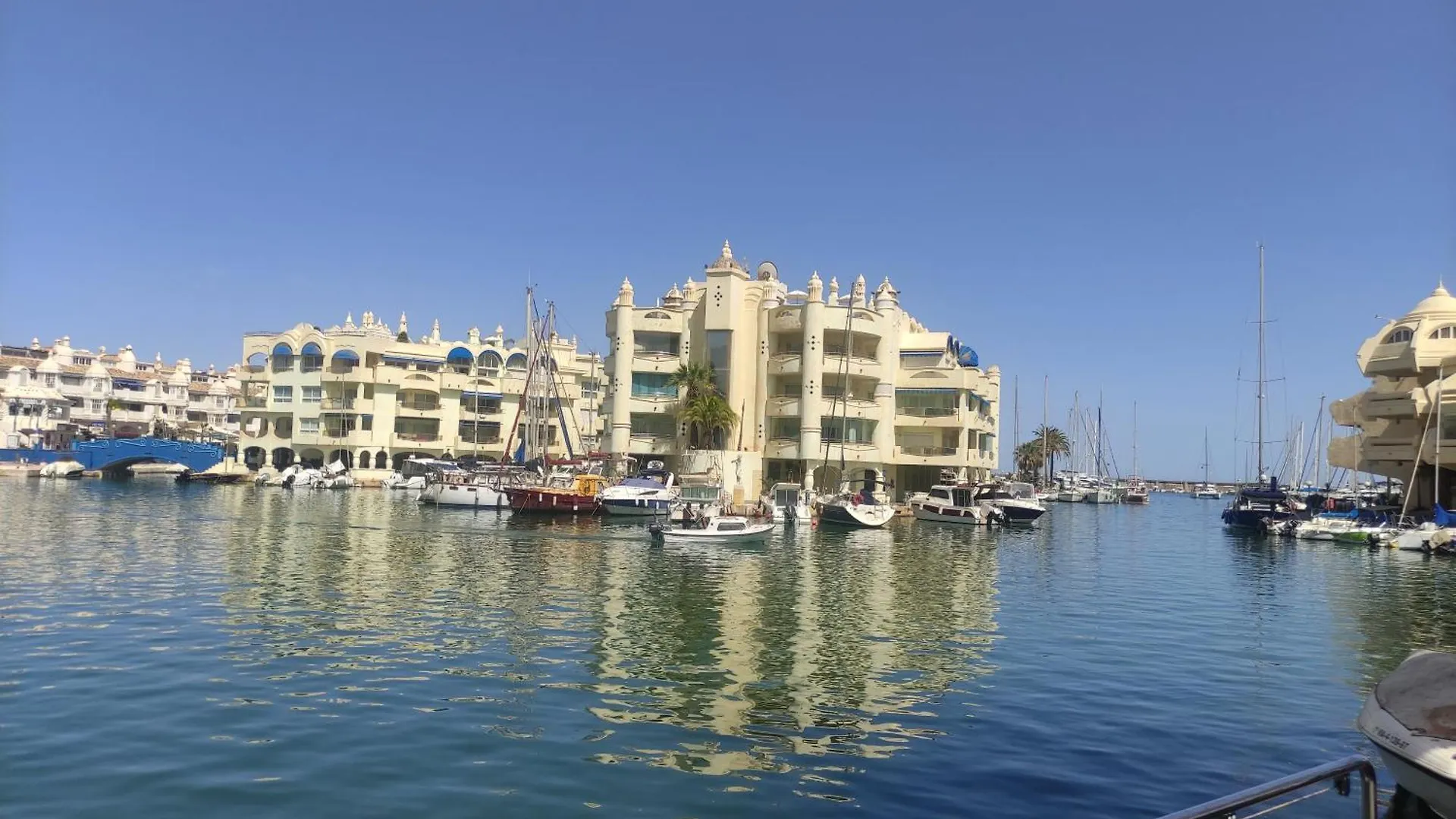 Mrv Puerto Marina Con Piscina Apartman Benalmádena